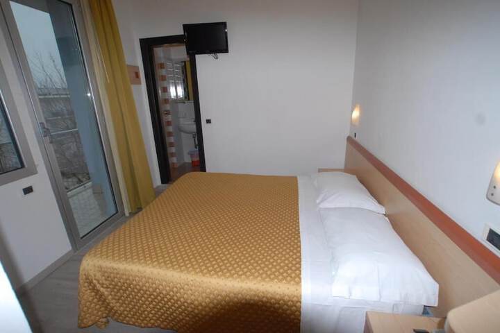 Room 19 of 35
