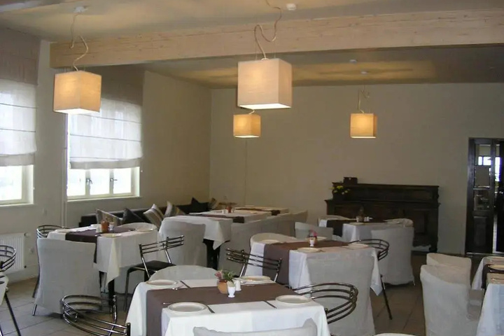 Dining 14 of 20