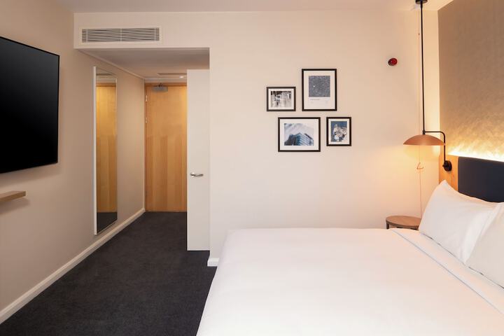Room 14 of 85