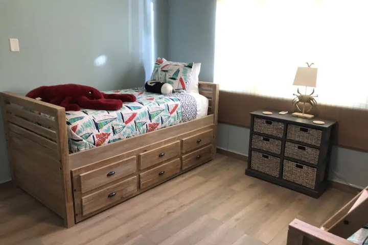 Room 2 of 18