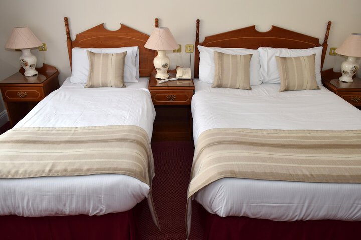 Room 3 of 28