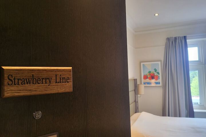 Room 20 of 49