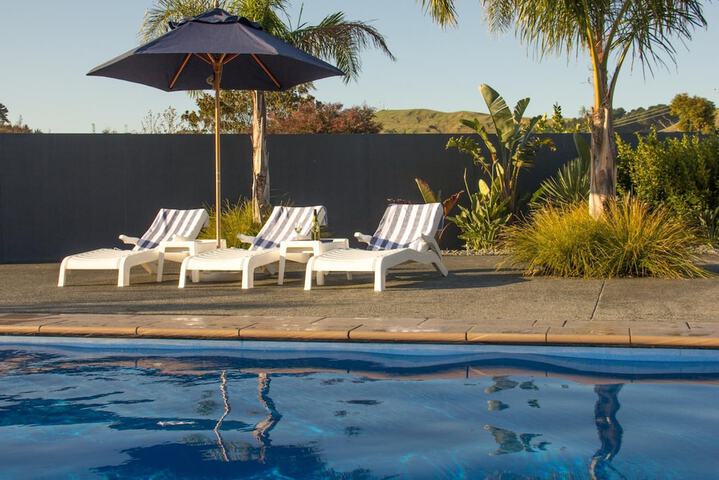Pool Hotel