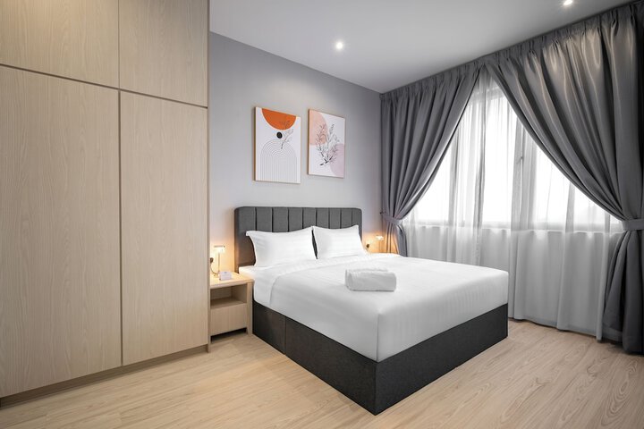 Room 6 of 42