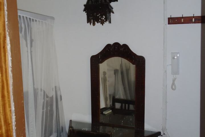 Room 16 of 39