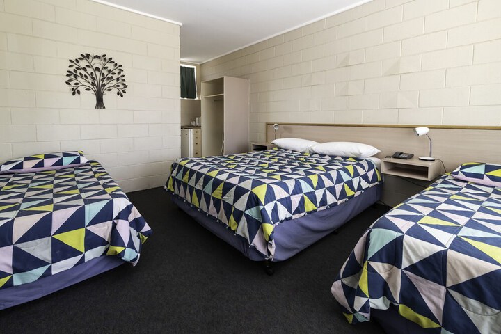 Room 8 of 48