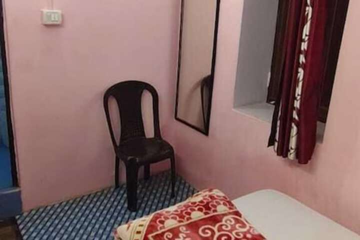 Room 8 of 35