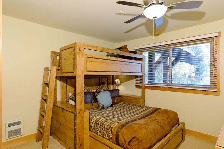 Room 22 of 99