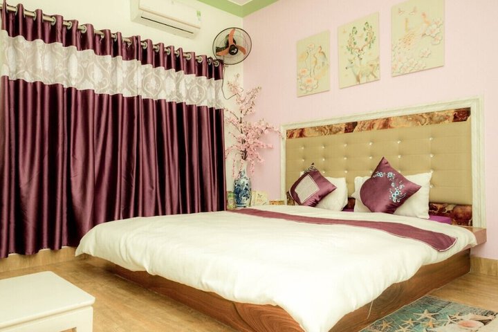 Room 4 of 42