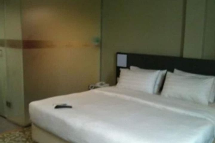 Room 5 of 20