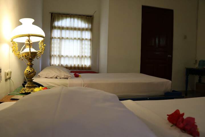 Room 12 of 81