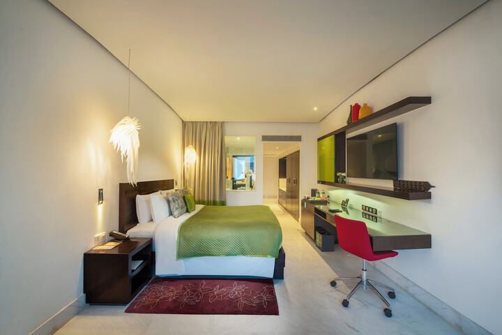 Room 26 of 84