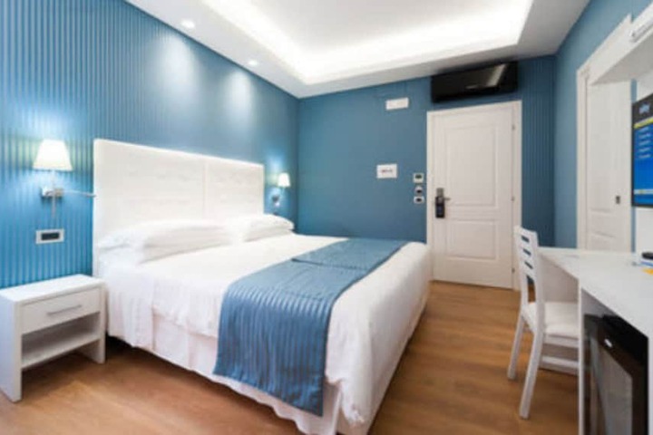 Room 35 of 63