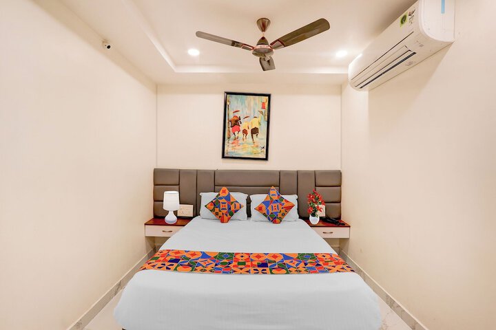 Room 16 of 32