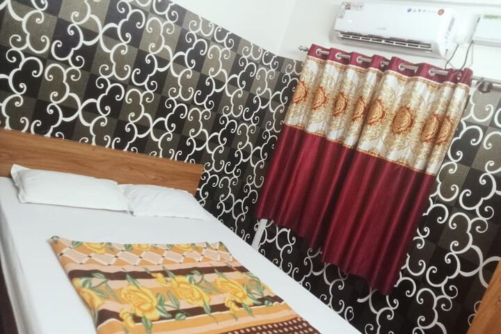 Room 11 of 22
