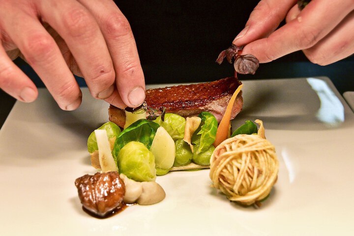 Dining 11 of 15