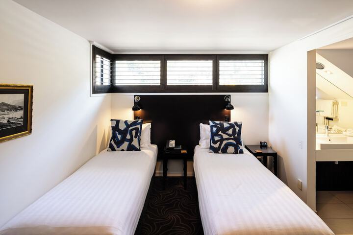 Room 29 of 85