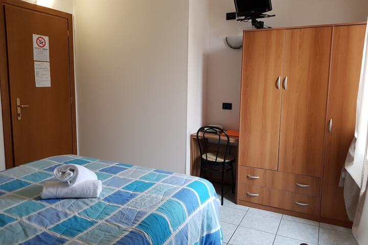 Room 8 of 23