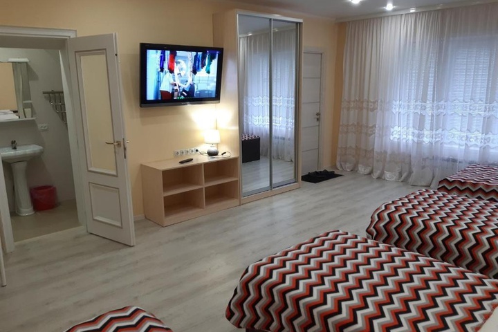 Room 4 of 27