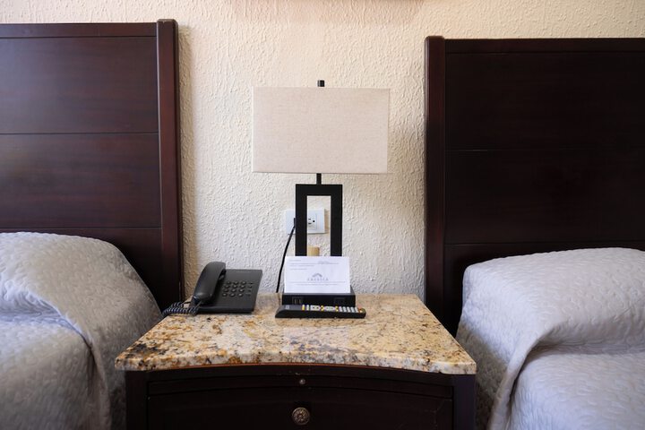 Room 34 of 106