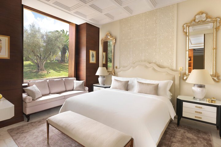 Room 15 of 102