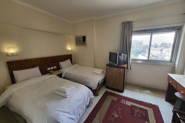 Room 8 of 66