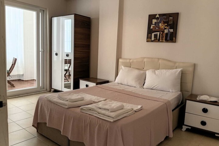 Room 8 of 14