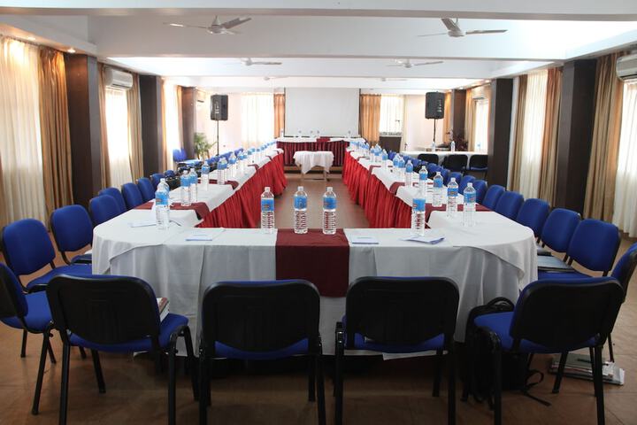 Ballroom/Hall 18 of 21