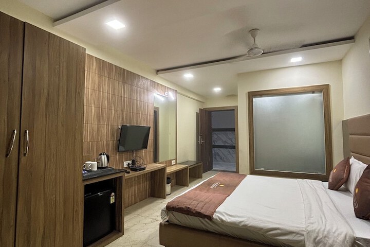 Room 56 of 108