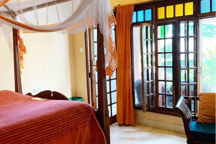 Room 5 of 60