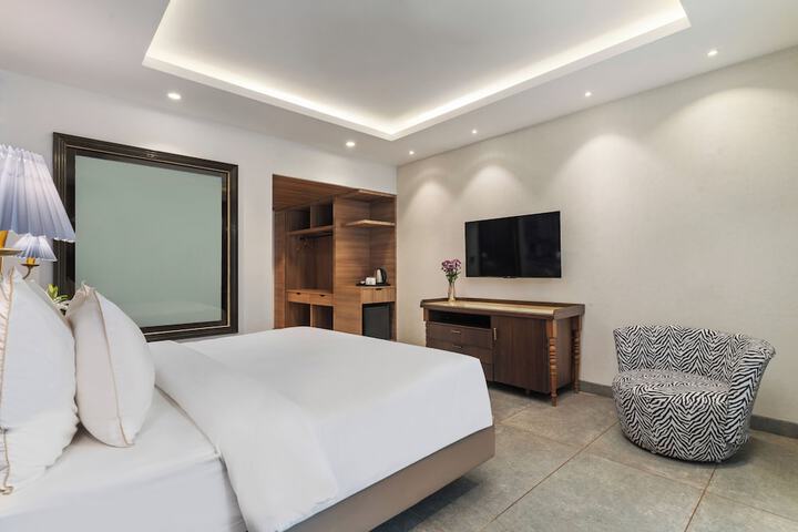 Room 10 of 26