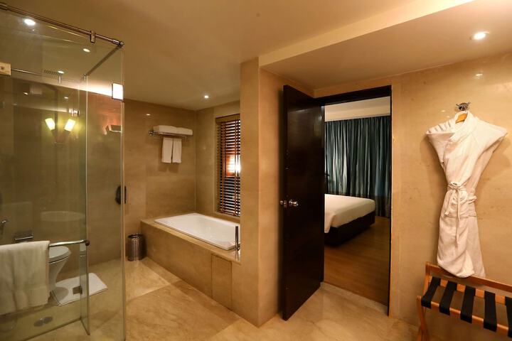 Room 38 of 113