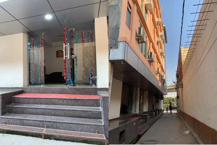 Hotel 8 of 9