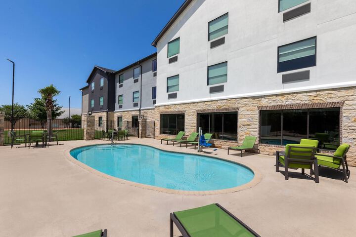 Photo of Wingate by Wyndham College Station South Pool