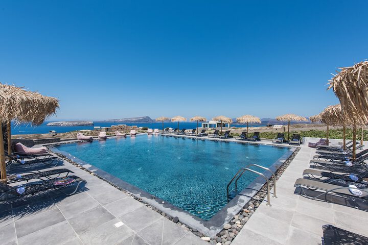 Hotel Pool