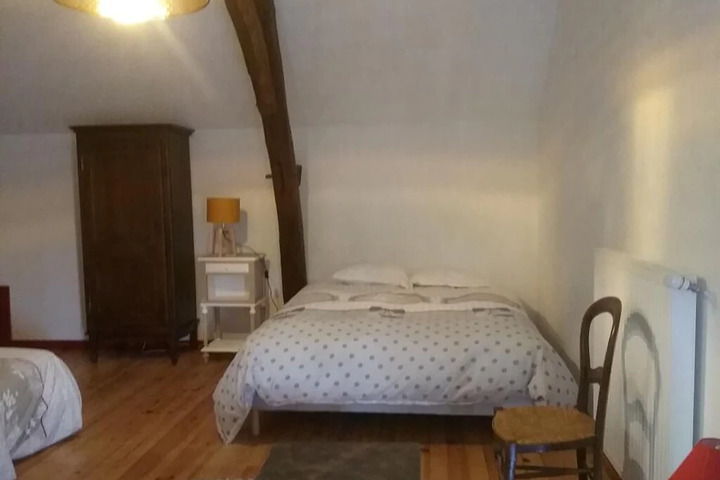 Room 2 of 9
