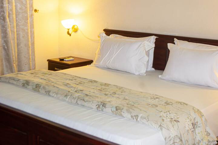 Room 10 of 26