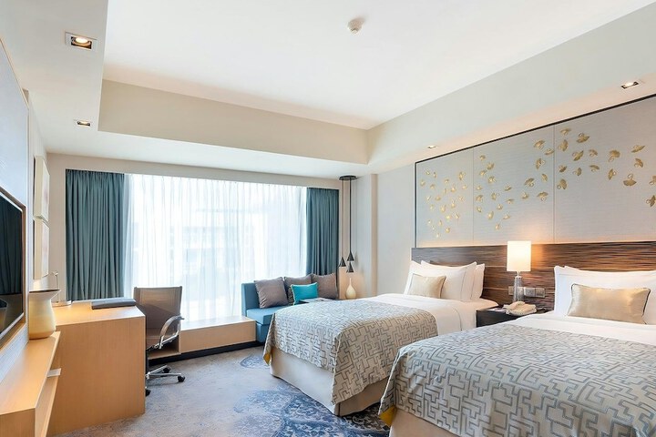 Room 34 of 130