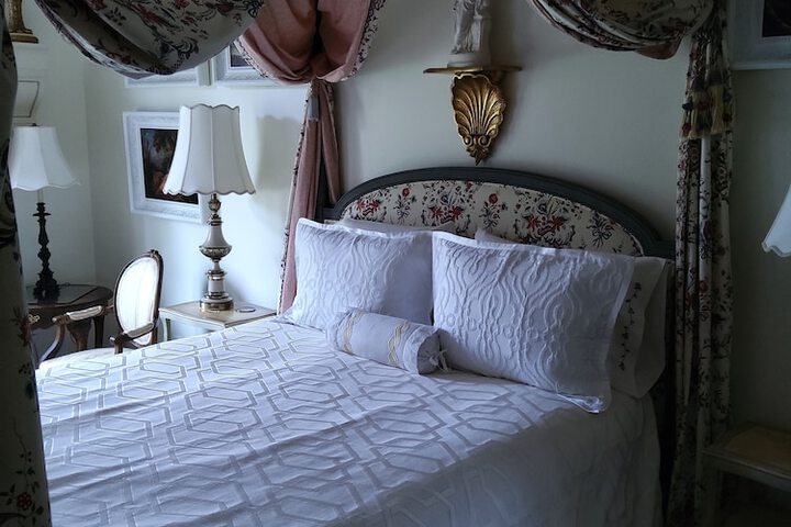 Room 19 of 61