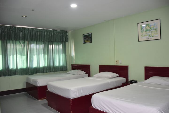 Room 22 of 82