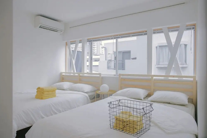 Room 6 of 15