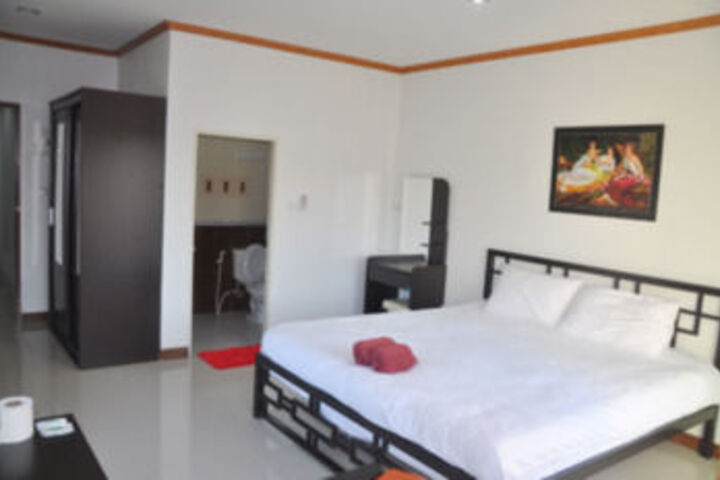 Room 3 of 9