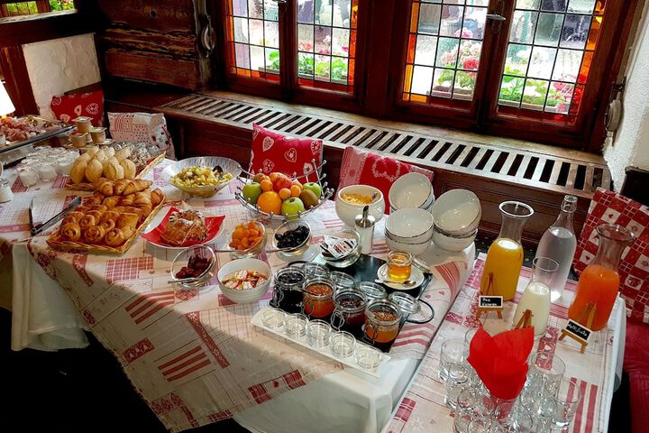 Breakfast/Coffee Service 27 of 33
