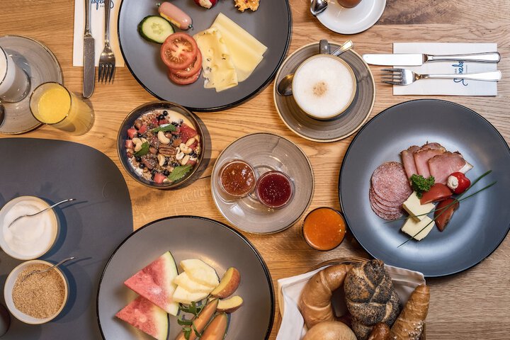 Breakfast/Coffee Service 107 of 113