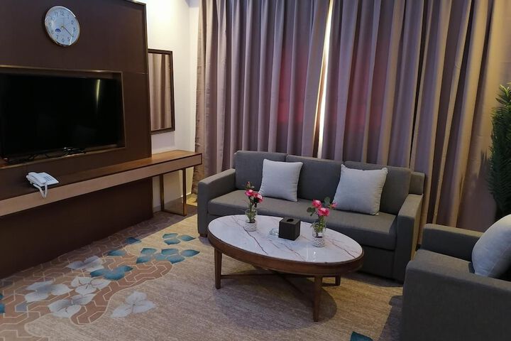 Room 28 of 65