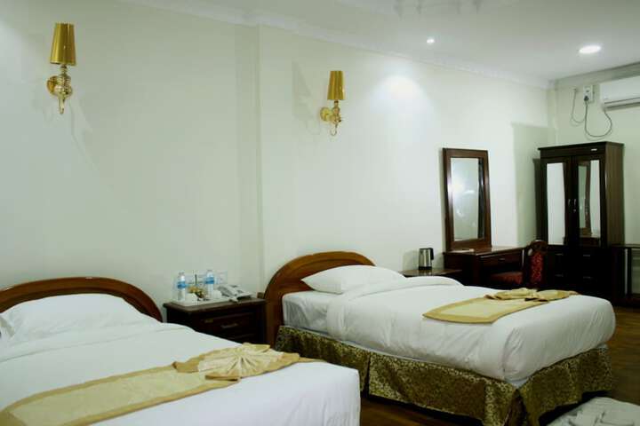 Room 7 of 18