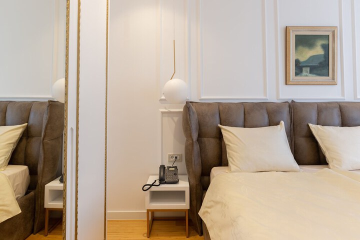 Room 29 of 81