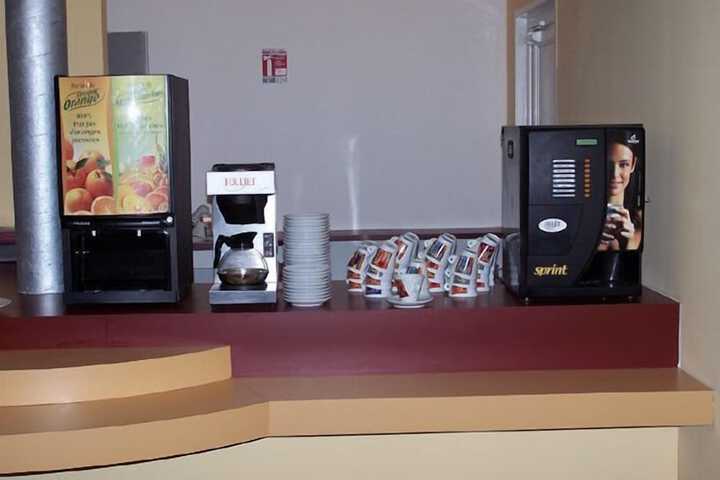 Breakfast/Coffee Service 28 of 38