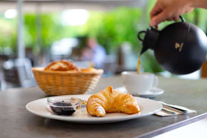 Breakfast/Coffee Service 144 of 233