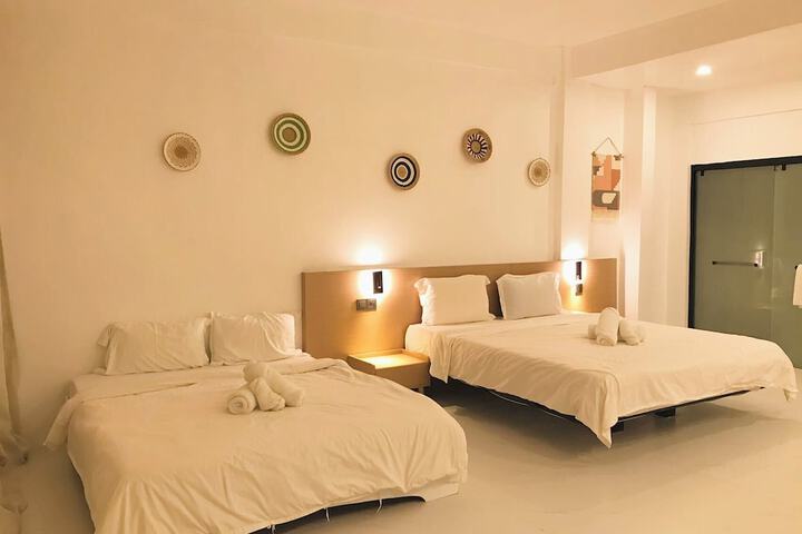 Room 6 of 27
